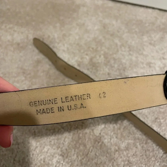 Men’s Black Leather Belt - Picture 2 of 3